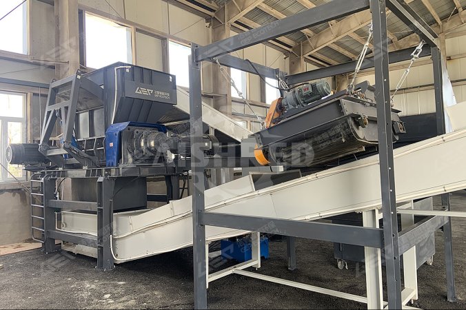 IJzerverwijdering in proces voor afvalverwerkingslijn voor grofvuil in China